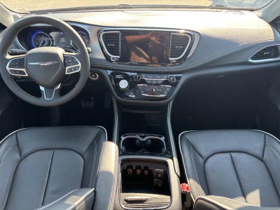 2026 Chrysler Pacifica Limited FWD