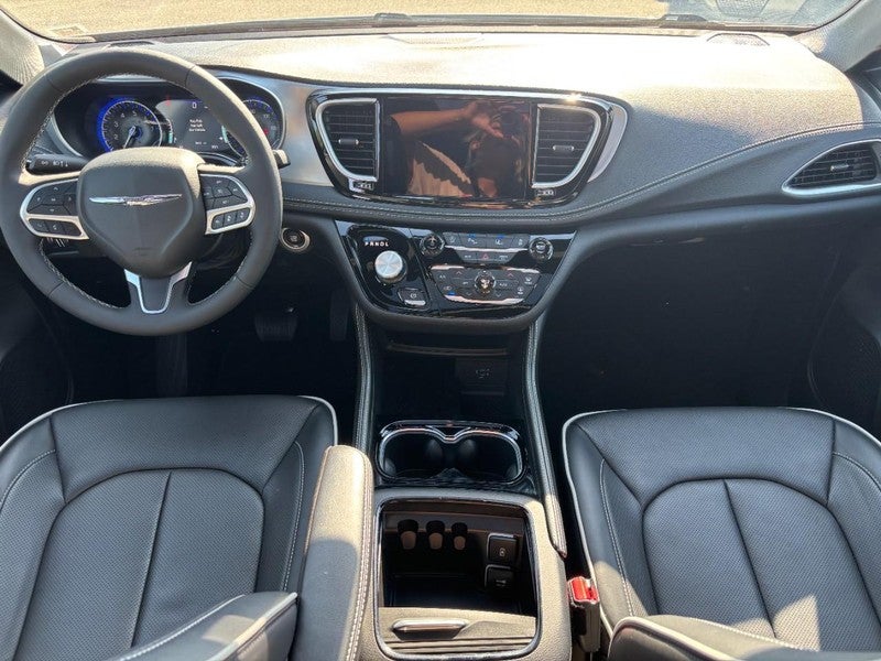 2026 Chrysler Pacifica Limited FWD