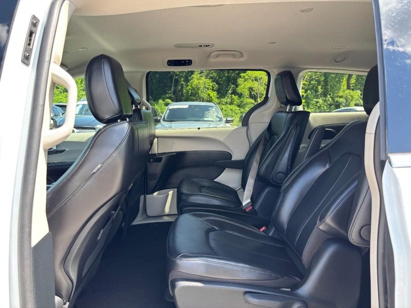 2024 Chrysler Pacifica Hybrid Select FWD