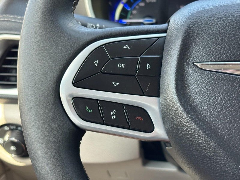 2024 Chrysler Pacifica Hybrid Select FWD