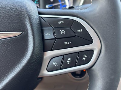 2024 Chrysler Pacifica Hybrid Select FWD