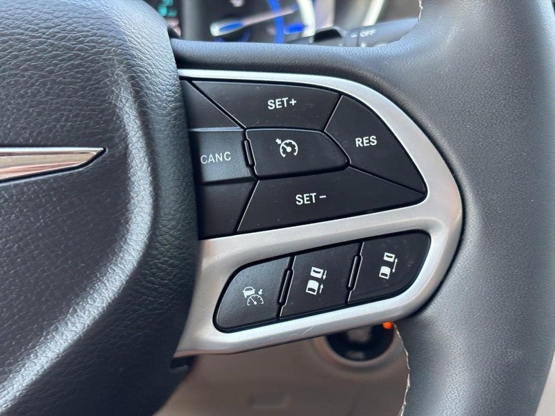 2024 Chrysler Pacifica Hybrid Select FWD