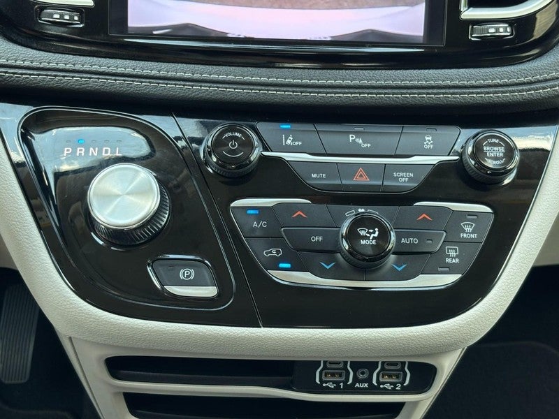 2024 Chrysler Pacifica Hybrid Select FWD