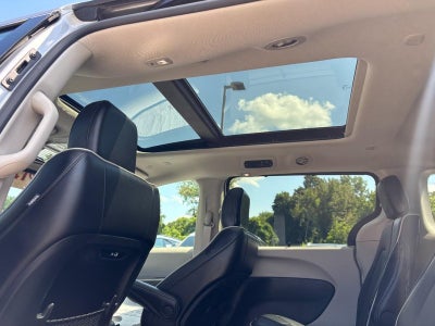 2024 Chrysler Pacifica Limited AWD