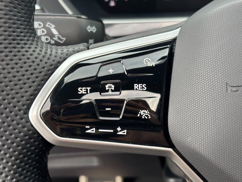 2023 Volkswagen Tiguan 2.0T SE R-Line Black 4MOTION