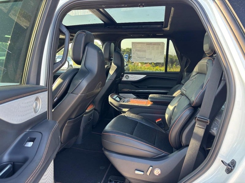 2027 Lincoln Navigator Black Label 4x4