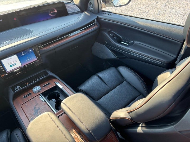 2027 Lincoln Navigator Black Label 4x4