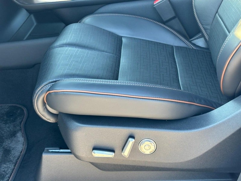 2027 Lincoln Navigator Black Label 4x4
