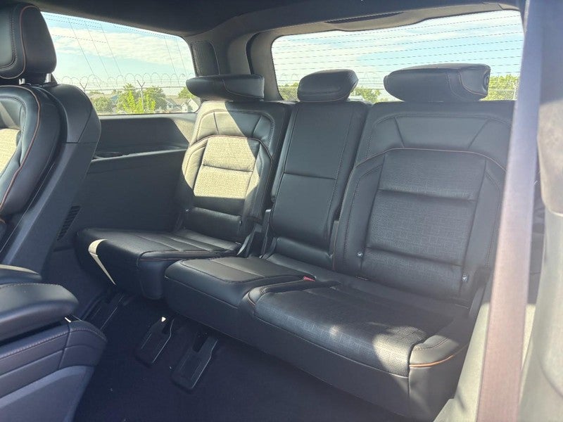 2027 Lincoln Navigator Black Label 4x4
