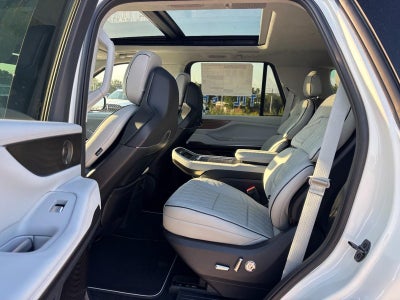 2027 Lincoln Navigator Black Label 4x4