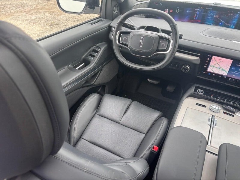 2027 Lincoln Navigator L Reserve 4x4