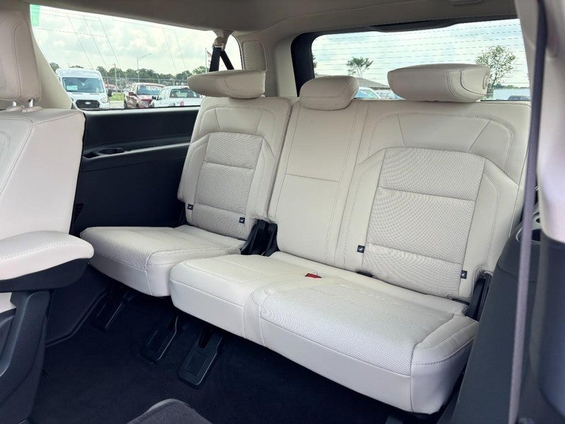 2027 Lincoln Navigator L Reserve 4x4