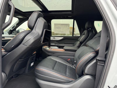 2025 Lincoln Navigator L Black Label 4x4