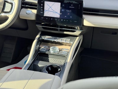 2025 Lincoln Nautilus Reserve AWD