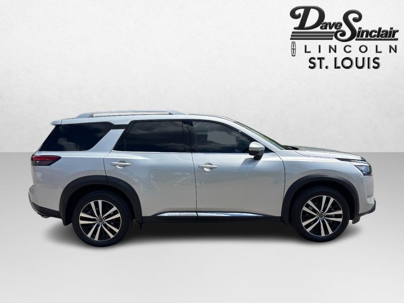 2025 Nissan Pathfinder Platinum 4WD
