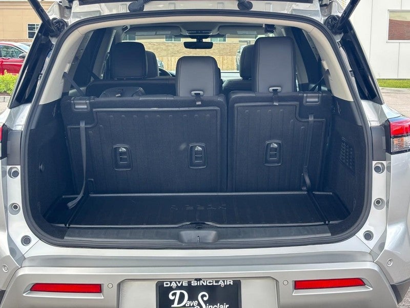 2025 Nissan Pathfinder Platinum 4WD