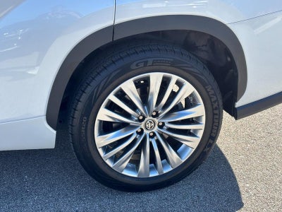 2023 Toyota Highlander Platinum FWD (Natl)