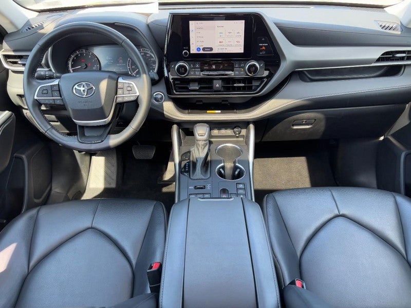2023 Toyota Highlander LE AWD (Natl)