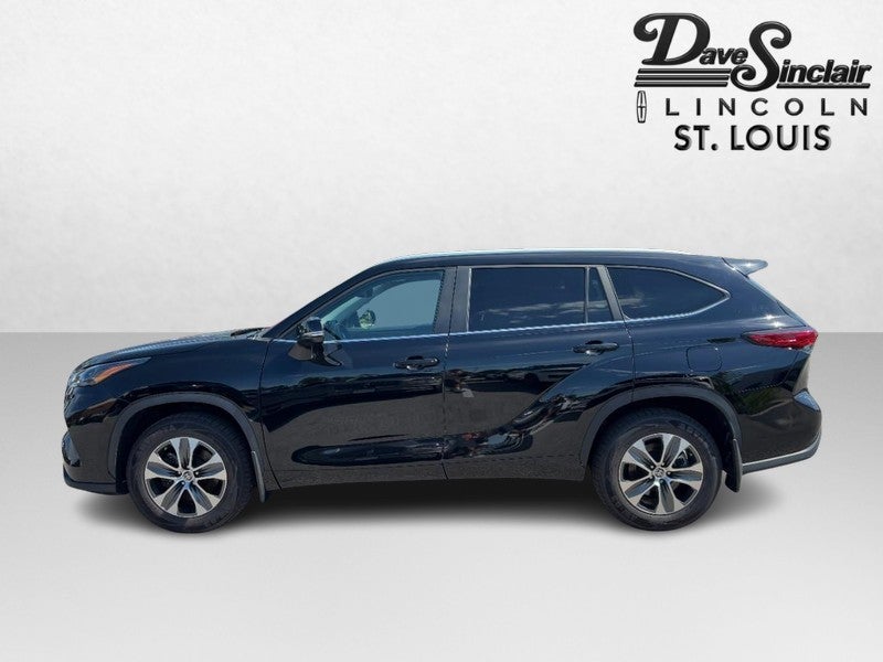 2023 Toyota Highlander LE AWD (Natl)