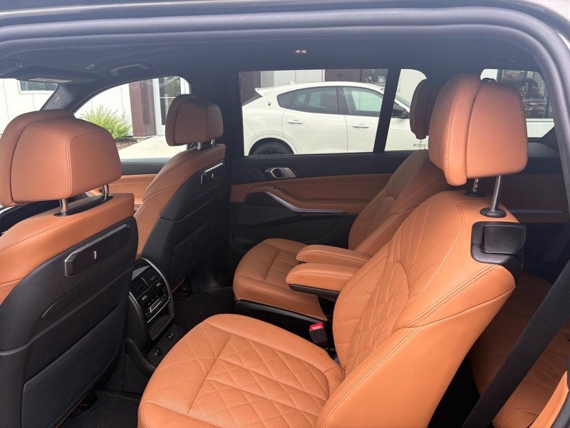 2025 BMW X7 xDrive40i Sports Activity Vehicle