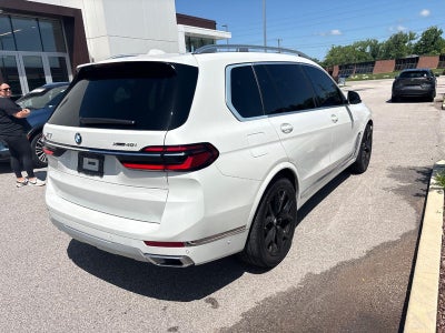 2025 BMW X7 xDrive40i Sports Activity Vehicle