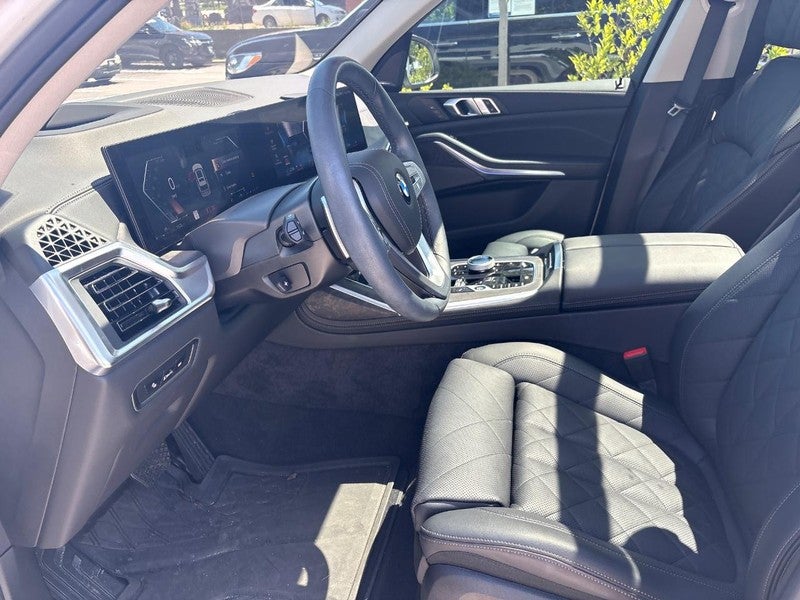 2025 BMW X7 xDrive40i Sports Activity Vehicle