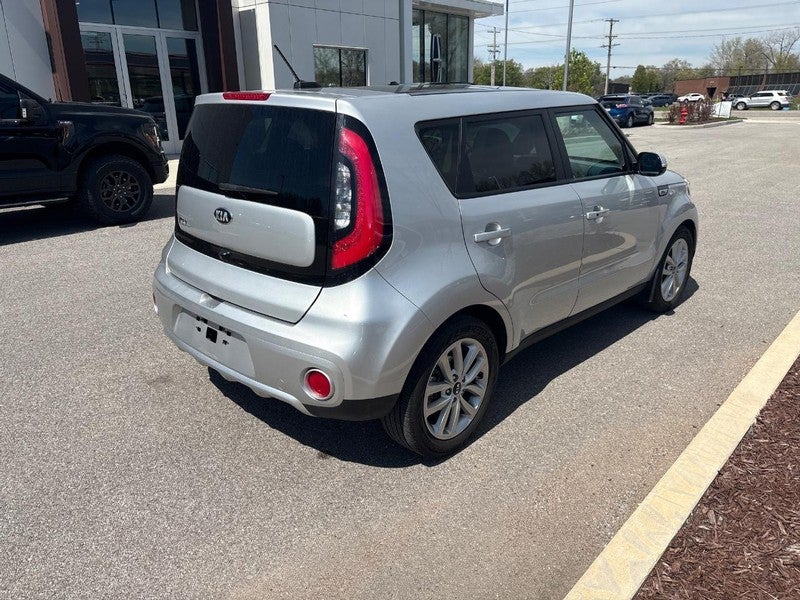 2017 Kia Soul + Auto
