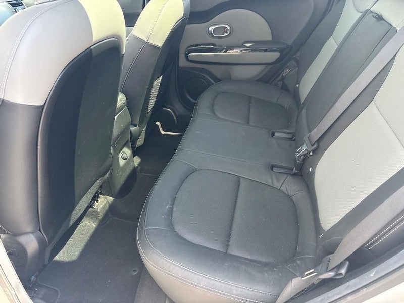 2017 Kia Soul + Auto