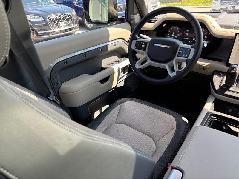 2024 Land Rover Defender 130 P400 X-Dynamic SE