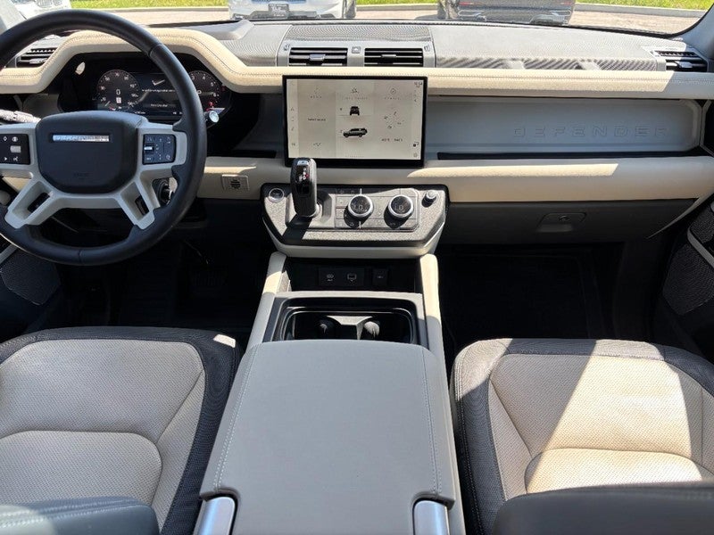 2024 Land Rover Defender 130 P400 X-Dynamic SE