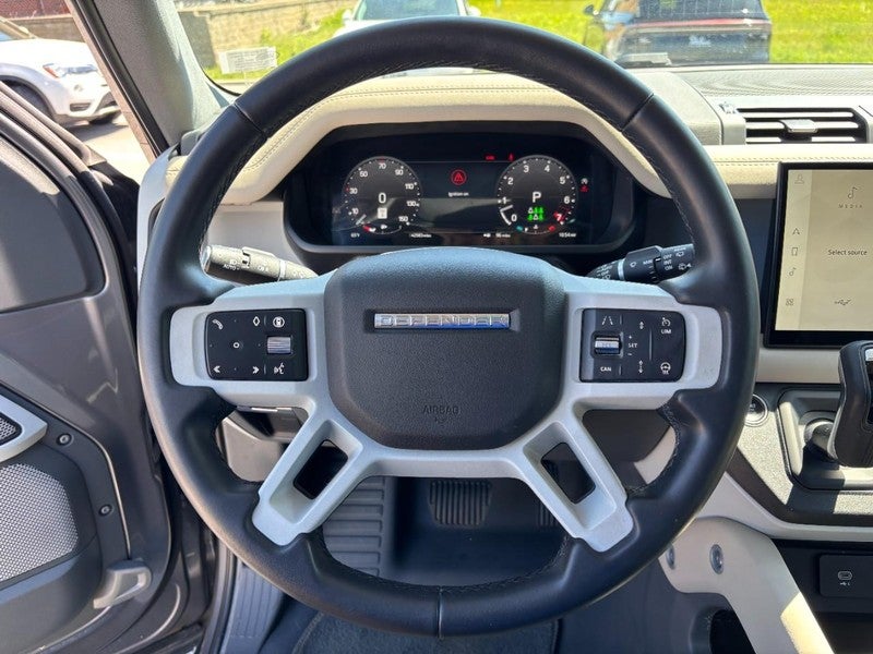 2024 Land Rover Defender 130 P400 X-Dynamic SE