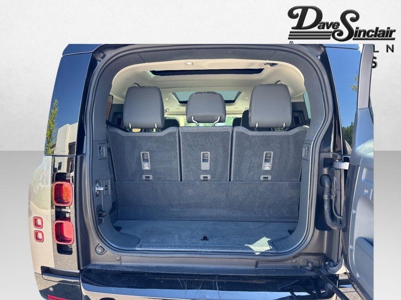2024 Land Rover Defender 130 X-Dynamic SE