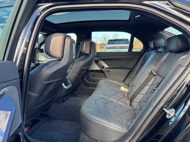 2023 BMW 7 Series 760i xDrive Sedan