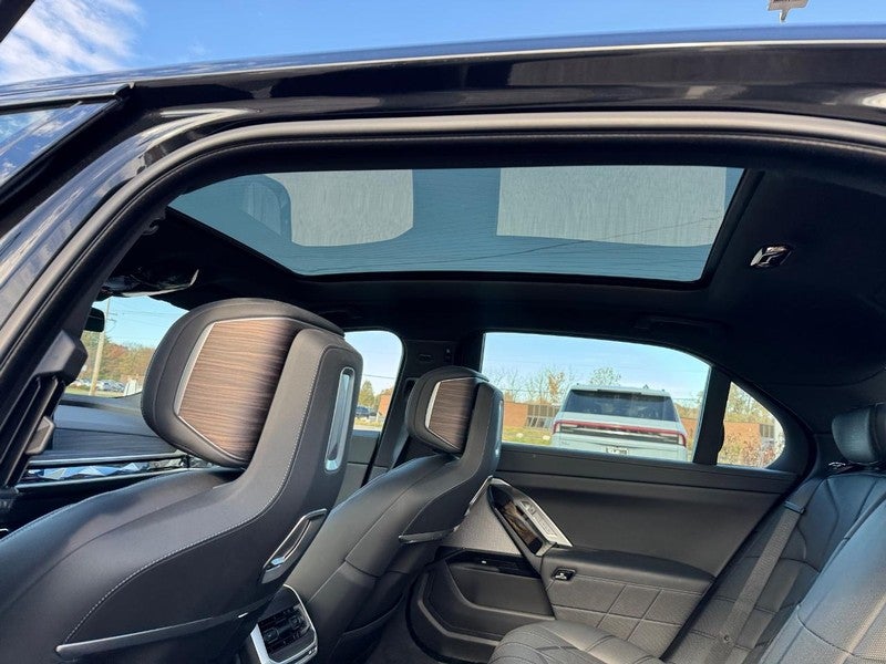 2023 BMW 7 Series 760i xDrive Sedan