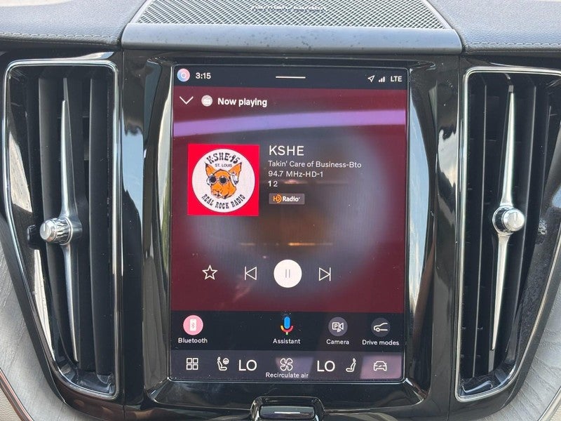2024 Volvo XC60 B5 AWD Ultimate Dark Theme
