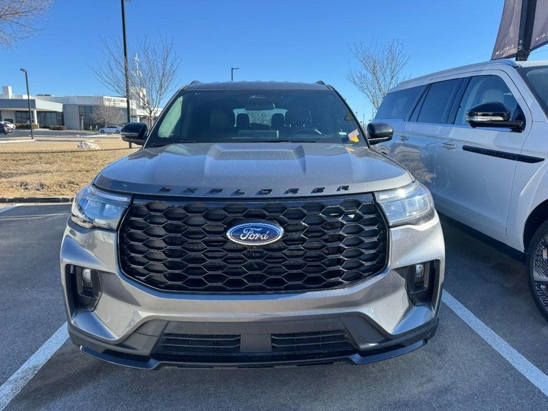 2025 Ford Explorer ST-Line 4WD
