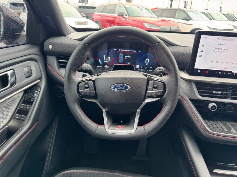 2025 Ford Explorer ST RWD
