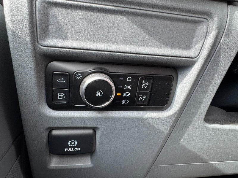 2024 Ford F-150 XLT 4WD SuperCrew Box