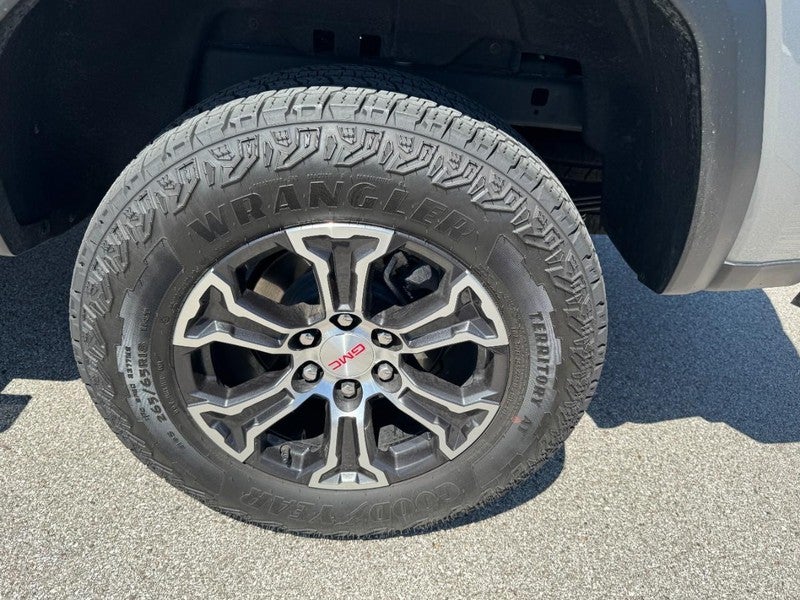 2025 GMC Canyon 4WD Crew Cab AT4