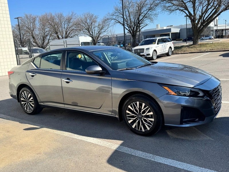 2024 Nissan Altima 2.5 SV AWD Sedan