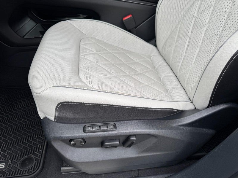 2025 Volkswagen Atlas Cross Sport 2.0T SEL Premium R-Line 4MOTION