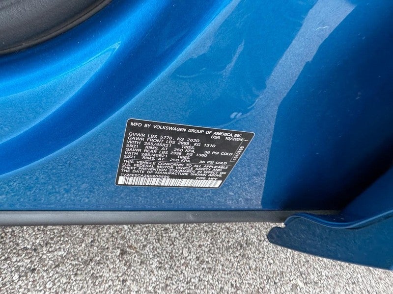 2025 Volkswagen Atlas Cross Sport 2.0T SEL Premium R-Line 4MOTION