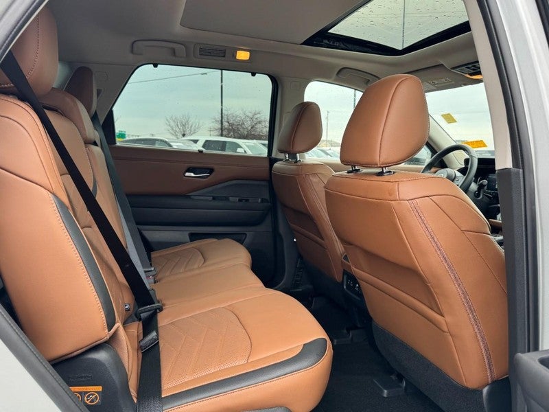 2024 Nissan Pathfinder Platinum 4WD
