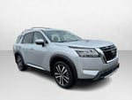 2024 Nissan Pathfinder Platinum 4WD