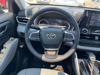 2022 Toyota Highlander XLE AWD (Natl)