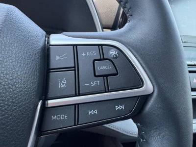 2022 Toyota Highlander XLE AWD (Natl)
