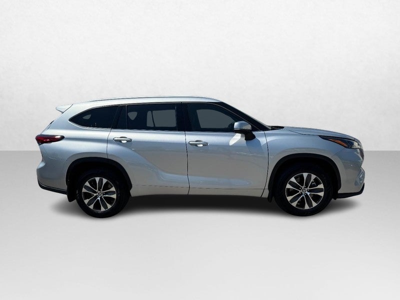 2022 Toyota Highlander XLE AWD (Natl)