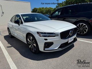 2022 Volvo S60 B5 FWD Momentum