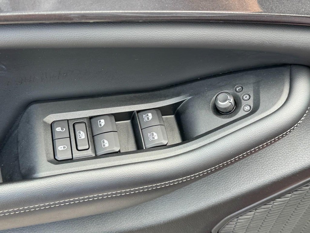 2023 Jeep Grand Cherokee Laredo 4x4