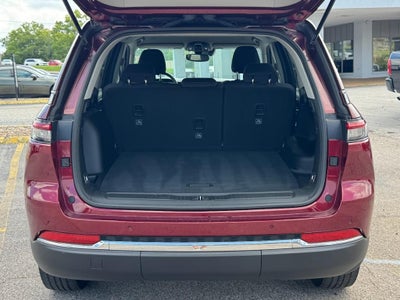 2023 Jeep Grand Cherokee Laredo 4x4